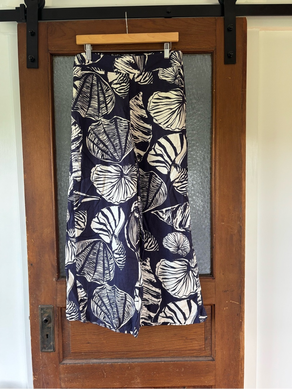 Nicole Miller Navy Blue Wide-Leg Floral Print Pants